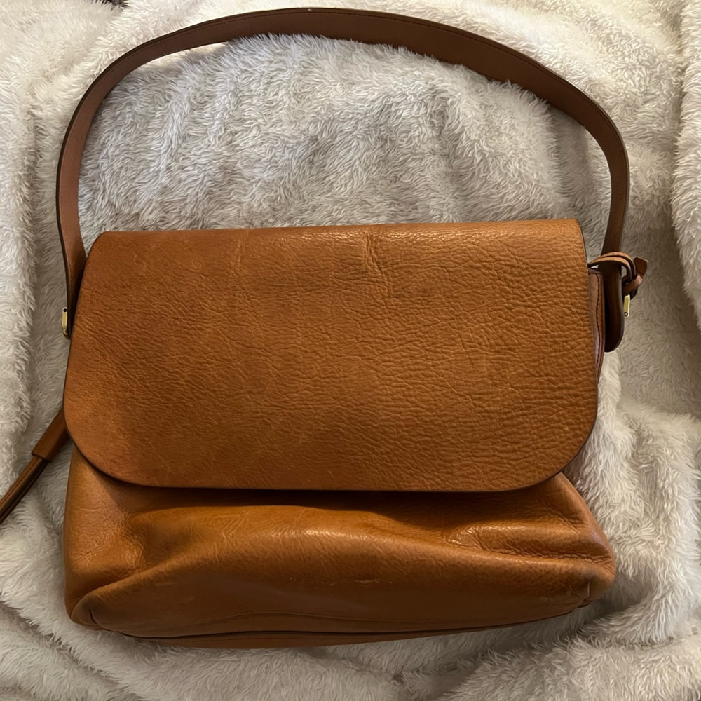 Fossil brown leather handbag.